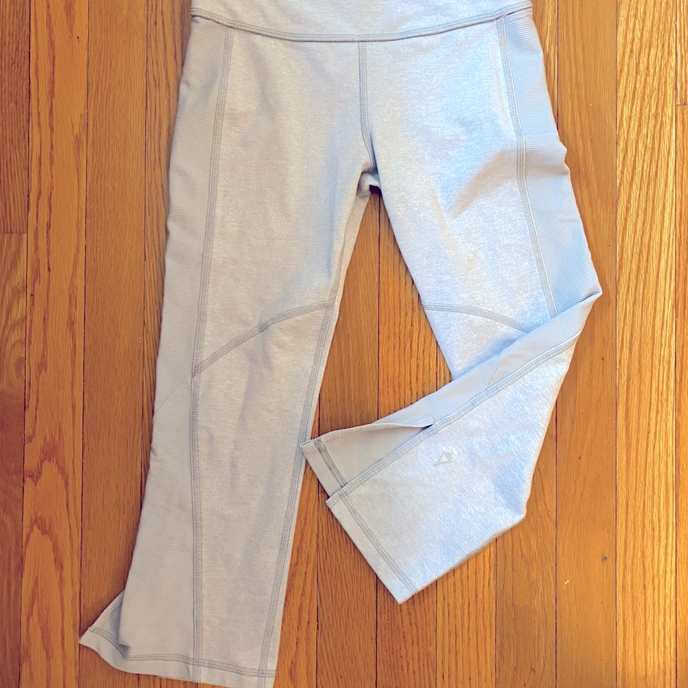 Ivivva grey cropped pants